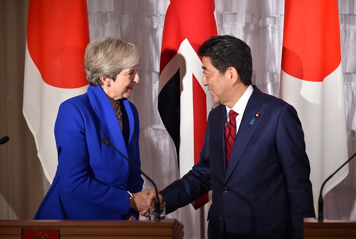 アメリカの衰退見据え「日英同盟」の再構築を 英首相メイと安倍首相の握手 アメリカの衰退見据え「日英同盟」の再構築を 英首相メイと安倍首相の握手
