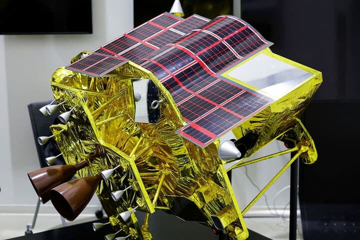 小型月着陸実証機SLIMのミニチュア模型