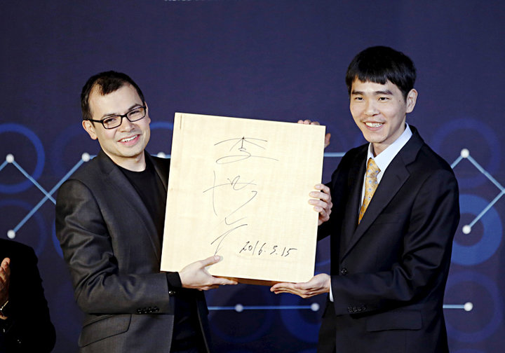 グーグルAlphaGoとイ・セドル九段の対局、盛り上がりは人工知能のことだけではなかった グーグルAlphaGoとイ・セドル九段の対局、盛り上がりは人工知能のことだけではなかった