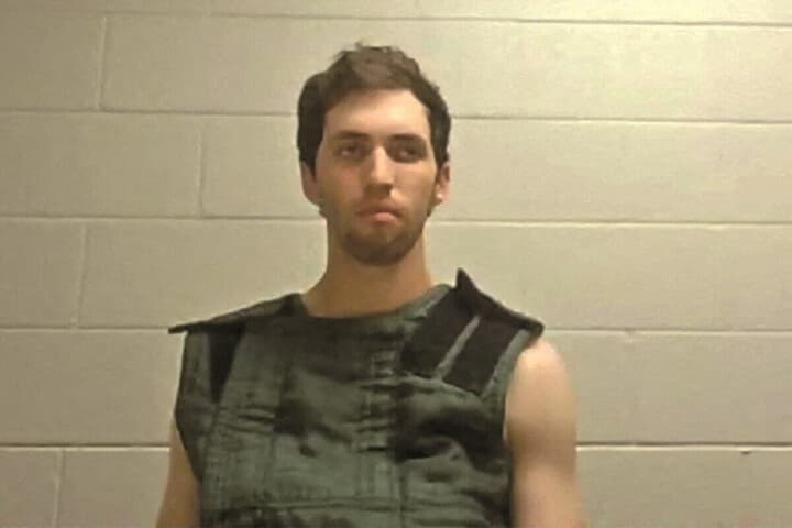 チャーリー・カーク暗殺容疑で逮捕されたタイラー・ロビンソン