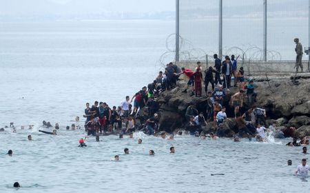移民8000人が不法越境 モロッコからスペイン領セウタへ ニューズウィーク日本版 オフィシャルサイト 移民8000人が不法越境 モロッコからスペイン領セウタへ ニューズウィーク日本版 オフィシャルサイト
