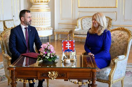 スロバキア大統領、首相に中銀副総裁を任命 現職辞任受け｜ニューズウィーク日本版 オフィシャルサイト