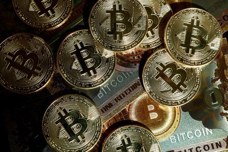 日経ビジネス　ビットコイン 東証グロース改革が促す企業のビットコイン「財テク」 - 日本