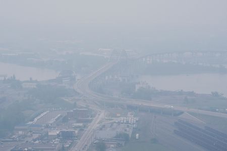 カナダ山火事の煙、米中西部から東海岸に拡大！PM2.5による健康被害と注意点
