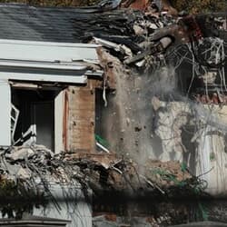 米ホワイトハウス東棟、全面解体へ　宴会場建設に伴い