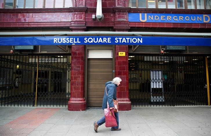 ロンドン中心部でナイフ襲撃 1人死亡 5人負傷 19歳の男逮捕 ワールド ニュース速報 ニューズウィーク日本版 オフィシャルサイト ロンドン中心部でナイフ襲撃 1人死亡 5人負傷 19歳の男逮捕 ワールド ニュース速報 ニューズウィーク日本版 オフィシャルサイト