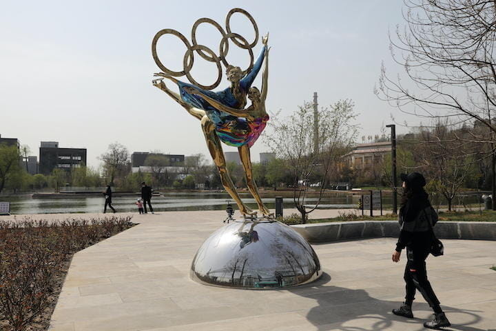 2022年冬季五輪競技大会の彫像