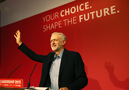 英労働党トップに無名(?)強硬左派、の衝撃 英労働党トップに無名(?)強硬左派、の衝撃