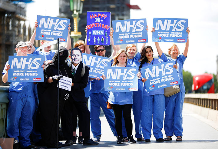 医療制度NHSに注ぐイギリス人の献身的な愛 医療制度NHSに注ぐイギリス人の献身的な愛