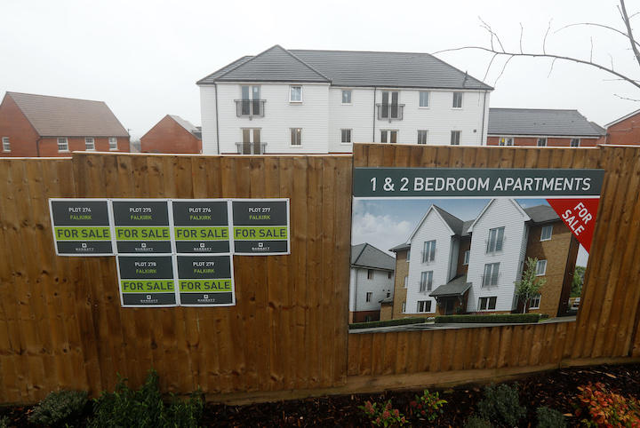 コロナに住宅購入資金まで奪われるイギリスの若者たち コロナに住宅購入資金まで奪われるイギリスの若者たち