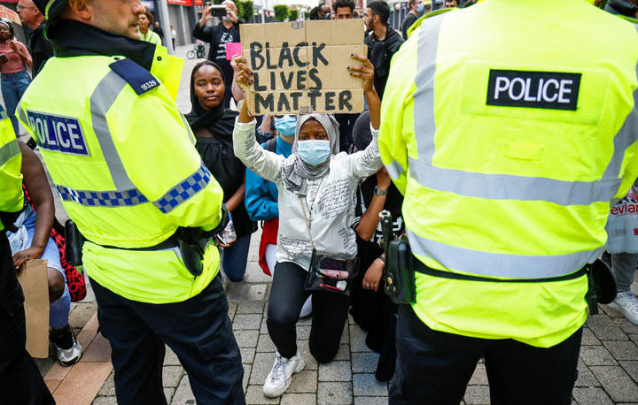 イギリス警察は人種差別主義? データはBLMの主張と矛盾する イギリス警察は人種差別主義? データはBLMの主張と矛盾する
