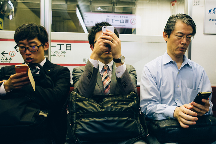 他人を信用できない「ROM専」日本人のせいで経済が伸びない? 他人を信用できない「ROM専」日本人のせいで経済が伸びない?