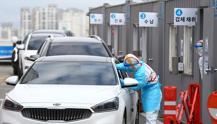 新型ウイルス、日本の「検査難民」問題に韓国の「ドライブスルー検査」を活用せよ 新型ウイルス、日本の「検査難民」問題に韓国の「ドライブスルー検査」を活用せよ