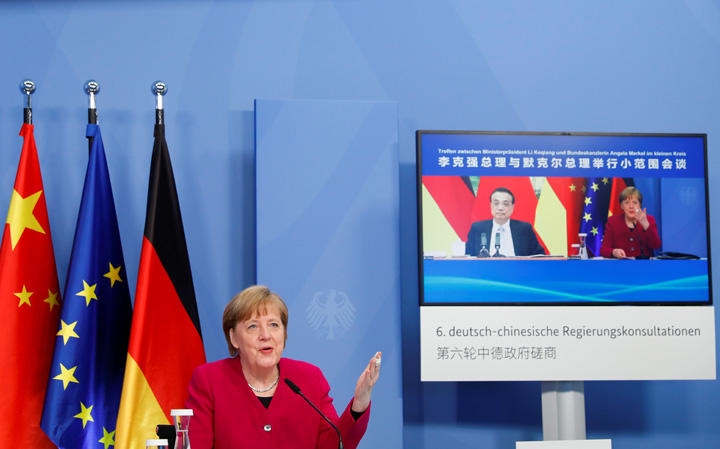 ドイツのメルケル首相と中国の李克強首相によるオンライン政府間協議 ドイツのメルケル首相と中国の李克強首相によるオンライン政府間協議