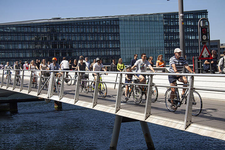コペンハーゲンの自転車のある風景