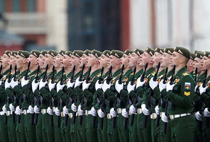 対独勝利記念パレードでのロシア軍兵士 対独勝利記念パレードでのロシア軍兵士