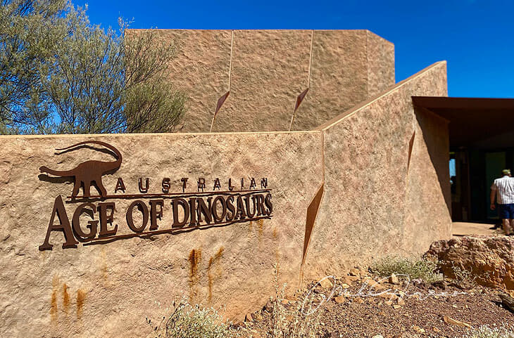 AustralianAgeOfDinosaurs.jpg