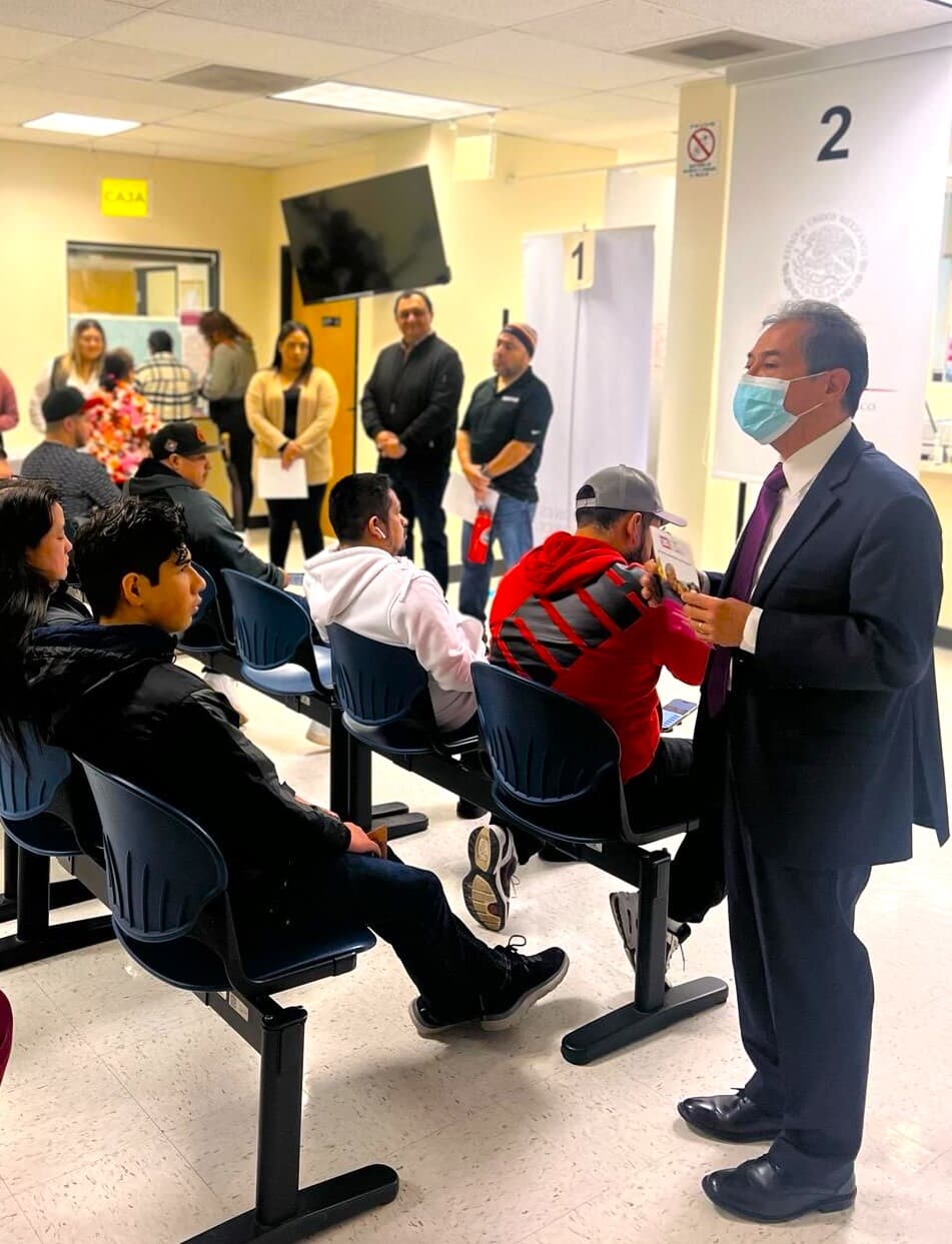 Addressing the community at the consulate_Mexico.jpg