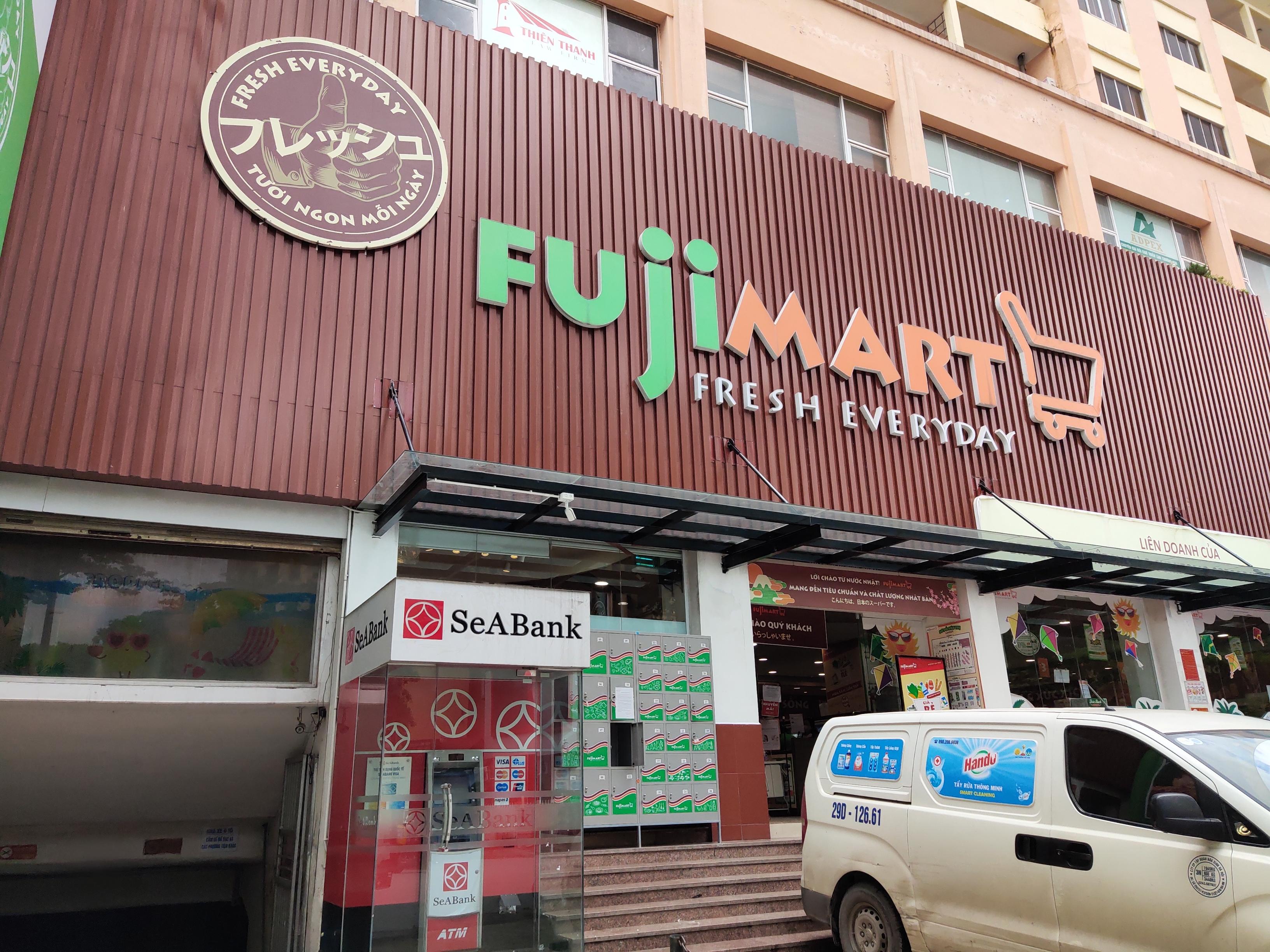 fujimart_3.jpg