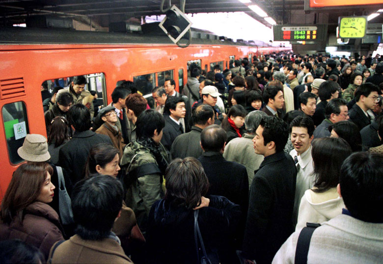 満員 電車 コロナ