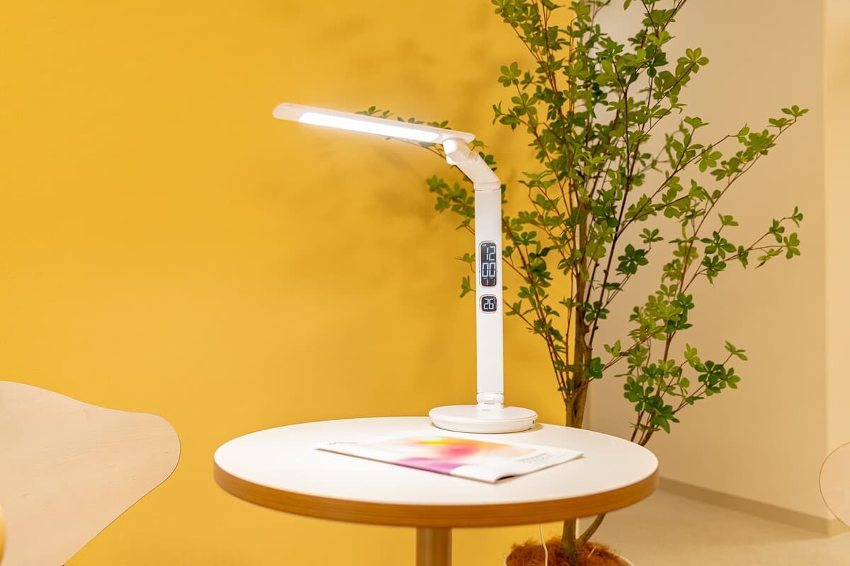 【新品・未使用】　デスク＆チェアー　キラキラ取っ手 商品を探す｜山田照明株式会社