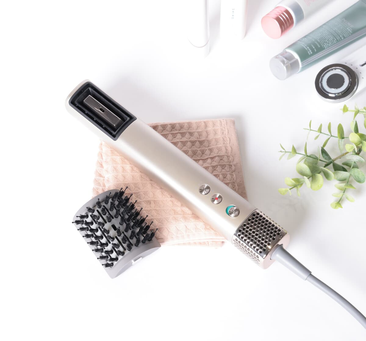 sanobiドライヤー 美容家電ブランド「sanobi」より 革新的な技術で髪の健康※を