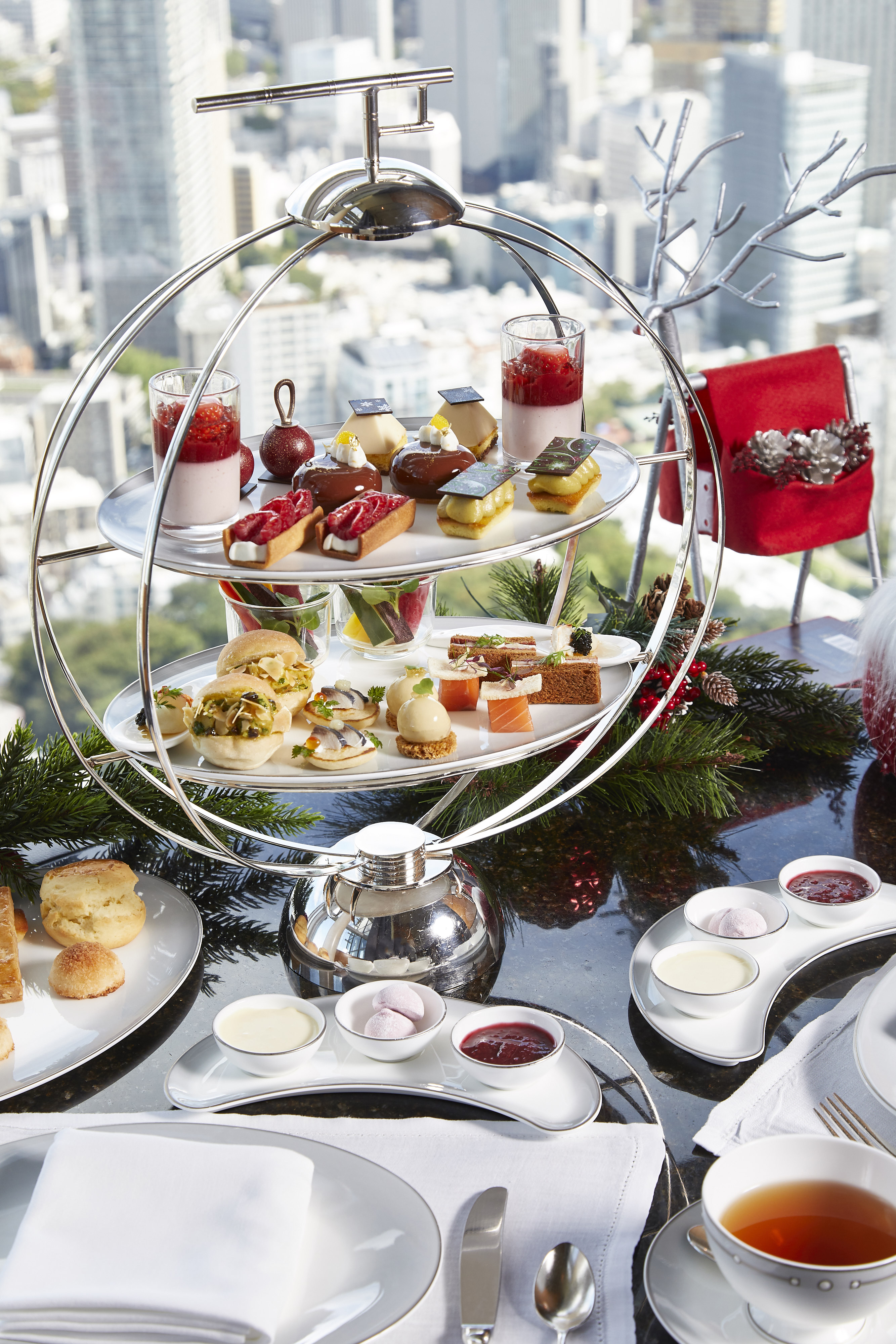 ザ リッツ カールトン東京 煌びやかな全長6メートルのクリスマスツリーに包まれる美食と美酒のホリデーシーズンプランのご案内 プレスリリース コラム ニューズウィーク日本版 オフィシャルサイト ザ リッツ カールトン東京 煌びやかな全長6メートルのクリスマスツリーに包まれる美食と美酒のホリデーシーズンプランのご案内 プレスリリース コラム ニューズウィーク日本版 オフィシャルサイト