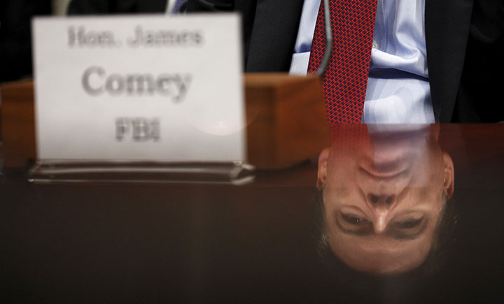 FBIコミー長官解任劇の奇々怪々 FBIコミー長官解任劇の奇々怪々
