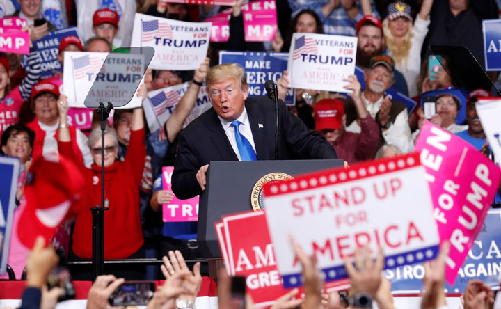 中間選挙を目前に、トランプが分断を煽る理由 中間選挙を目前に、トランプが分断を煽る理由