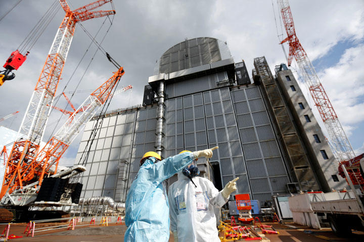 脱原発と排出ガス削減をめぐる、日本の2つの選択肢 脱原発と排出ガス削減をめぐる、日本の2つの選択肢