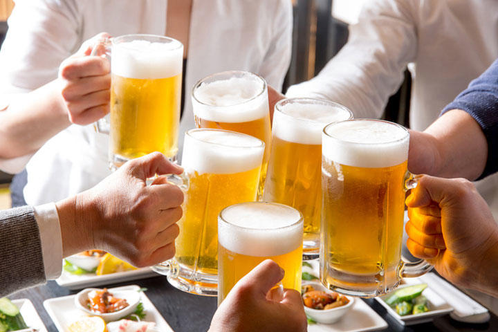 忘年会だけじゃない! スルーすべき日本の会社のムダな慣習 忘年会だけじゃない! スルーすべき日本の会社のムダな慣習