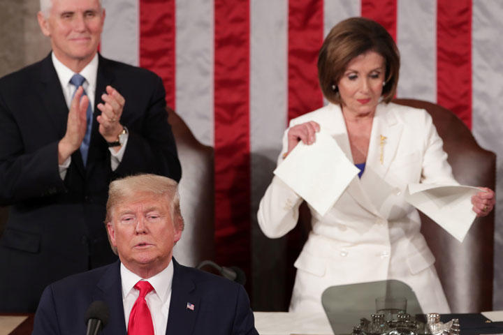 トランプ演説原稿「破り捨て」は、再選阻止を誓うペロシの宣戦布告 トランプ演説原稿「破り捨て」は、再選阻止を誓うペロシの宣戦布告
