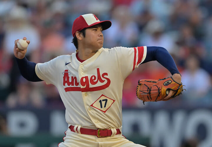 大谷翔平 2022ヘリテージクローム RED REFRACTOR＃567/573 大谷翔平 2022ヘリテージクローム RED REFRACTOR＃567/573