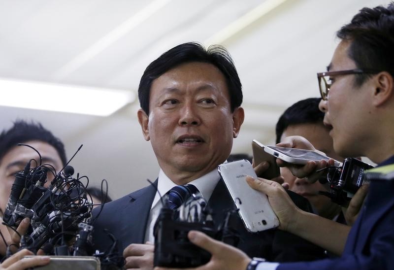 韓国検察がロッテグループ関係先を強制捜索 経営権めぐり新たな火種に ワールド 最新記事 ニューズウィーク日本版 オフィシャルサイト 韓国検察がロッテグループ関係先を強制捜索 経営権めぐり新たな火種に ワールド 最新記事 ニューズウィーク日本版 オフィシャルサイト