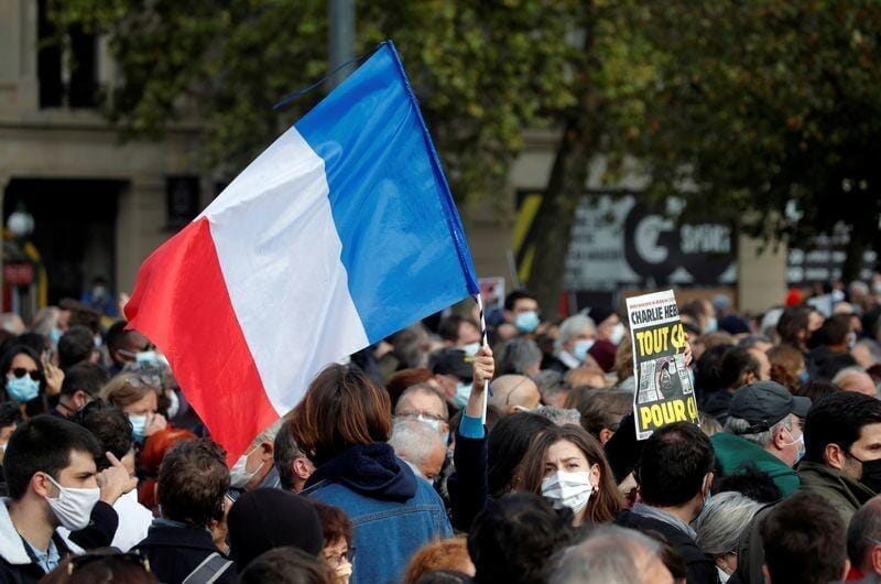 フランス教師斬首事件で表現の自由訴えるデモ全土で 首相らも参加 | ワールド | 最新記事 | ニューズウィーク日本版 オフィシャルサイト
