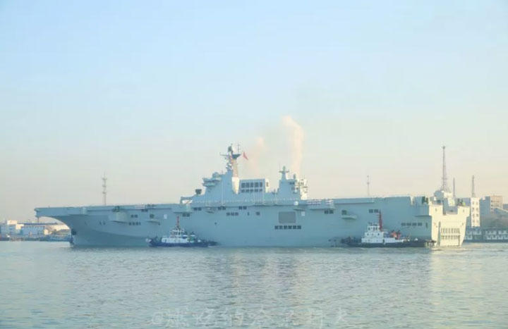 【空母キラー】中国が世界記録並みの急ピッチで強襲揚陸艦の建造を進める 計8隻発注／米強襲揚陸艦、修理断念 放火で大きな痛手  [納豆パスタ★]YouTube動画>4本 ->画像>8枚 