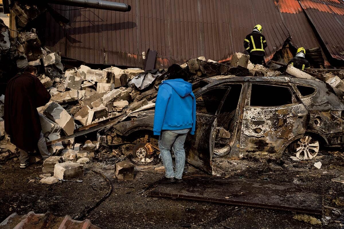 6月10日の爆撃後のキーウ市内の様子