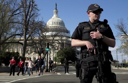 米国会議事堂近くで銃撃 ホワイトハウスが一時閉鎖に ワールド 最新記事 ニューズウィーク日本版 オフィシャルサイト 米国会議事堂近くで銃撃 ホワイトハウスが一時閉鎖に ワールド 最新記事 ニューズウィーク日本版 オフィシャルサイト