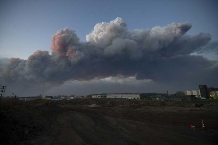 カナダ森林火災は北へ拡大 オイルサンド労働者が避難 ニューズウィーク日本版 オフィシャルサイト