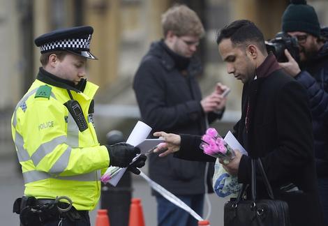 英国警察はなぜ丸腰 ロンドンのテロ事件受けて変わるか ニューズウィーク日本版 オフィシャルサイト