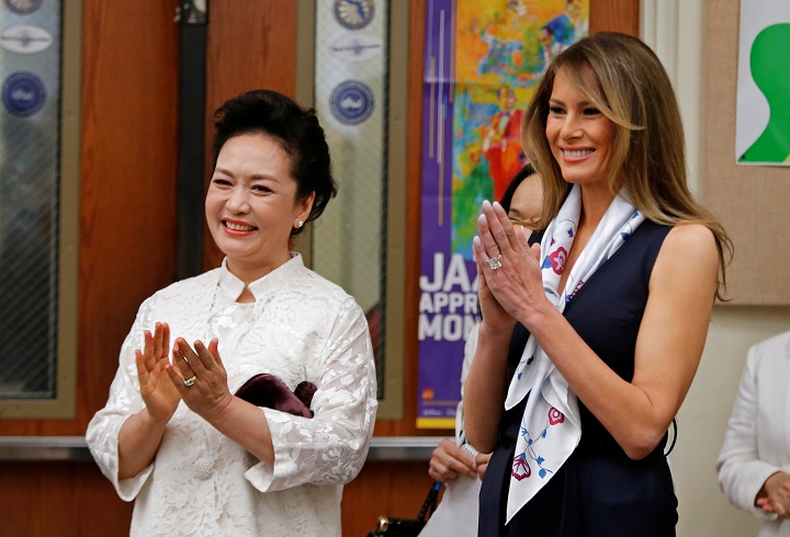 米中ファーストレディのファッション対決 軍配はどちらに ワールド 最新記事 ニューズウィーク日本版 オフィシャルサイト 米中ファーストレディのファッション対決 軍配はどちらに ワールド 最新記事 ニューズウィーク日本版 オフィシャルサイト