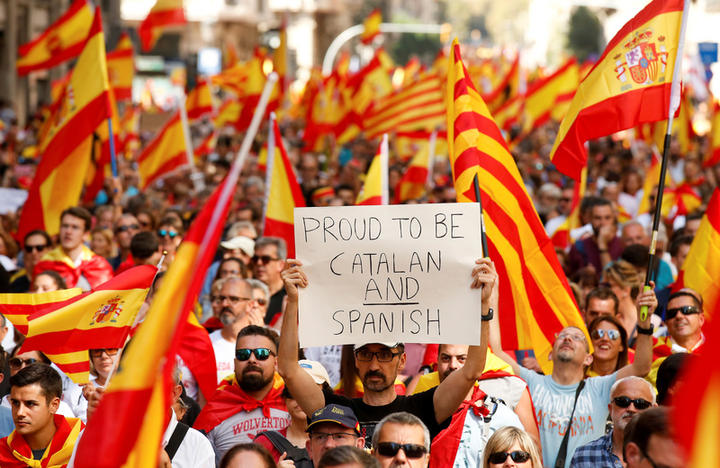 バルセロナでカタルーニャ独立反対デモ 警察当局 35万人参加 ニューズウィーク日本版 オフィシャルサイト