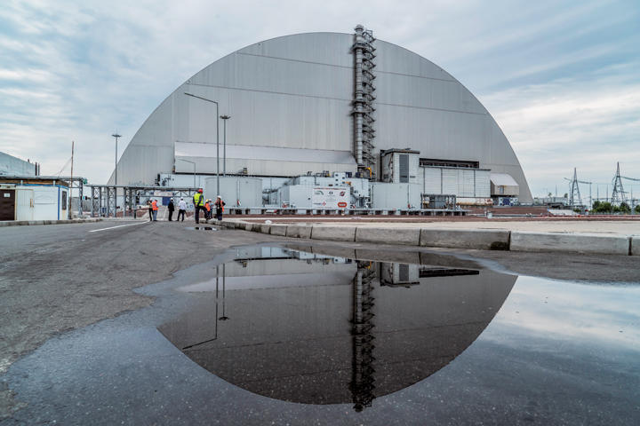 チェルノブイリCHORNOBYL 原子力発電所事故スノードーム チェルノブイリ原子力発電所事故のスノードーム」。チェルノブイリ