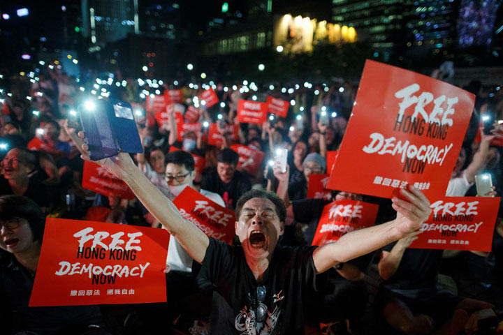 香港デモと中国の対立が台湾に飛び火、三つ巴の緊張関係に ...