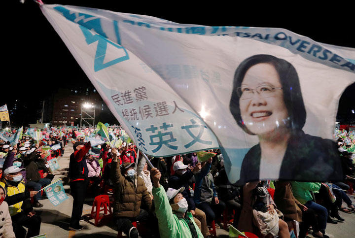 台湾総統選 窮地に立つ習近平 に 温かな手 を差し伸べる安倍首相 ワールド 最新記事 ニューズウィーク日本版 オフィシャルサイト