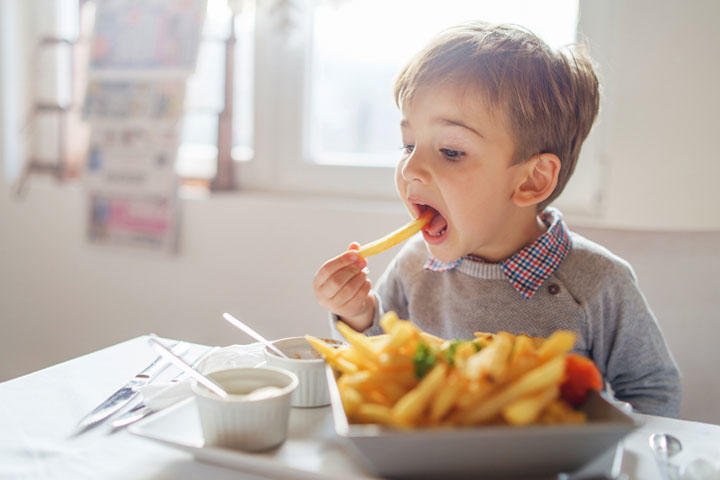 全国22万人の小中学生が 夕食を独りで食べている ニューズウィーク日本版 オフィシャルサイト