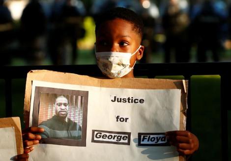 黒人暴行死への抗議、全米に拡大 夜間外出禁止令でも暴徒化したデモ隊と警察が衝突 - Newsweekjapan