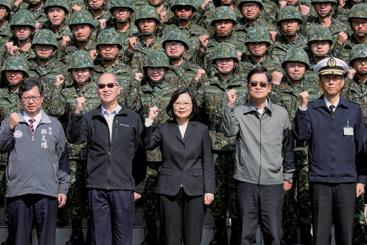 中国軍の侵攻で台湾軍は崩壊する──見せ掛けの強硬姿勢と内部腐敗の実態｜ニューズウィーク日本版 オフィシャルサイト