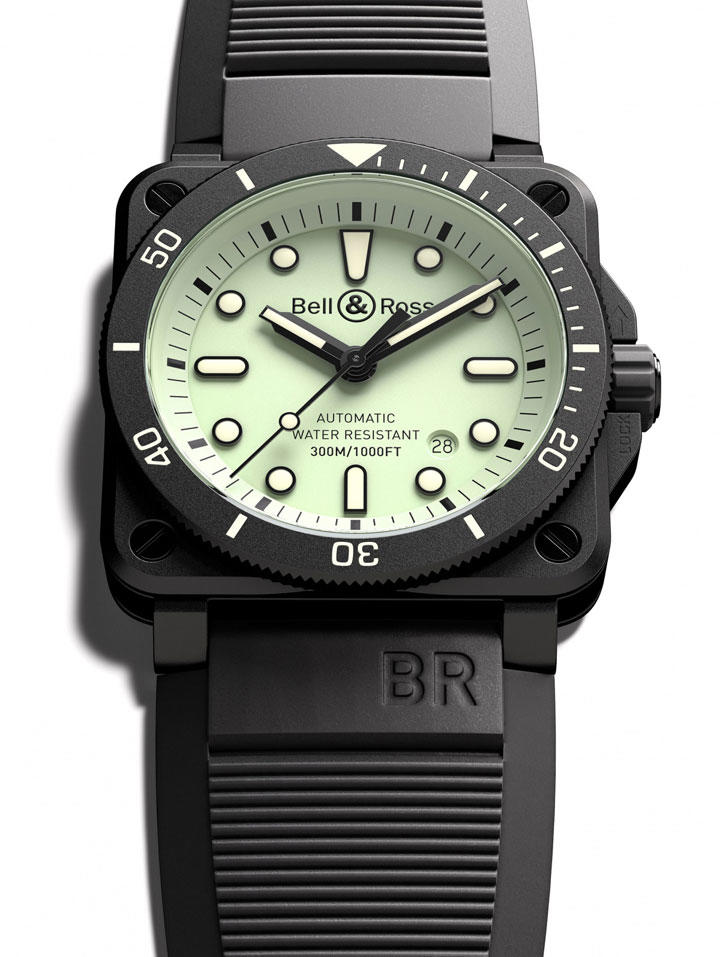 かなりレア、暗闇で息を呑むほど圧倒的な視認性を誇る角形ダイバーズ