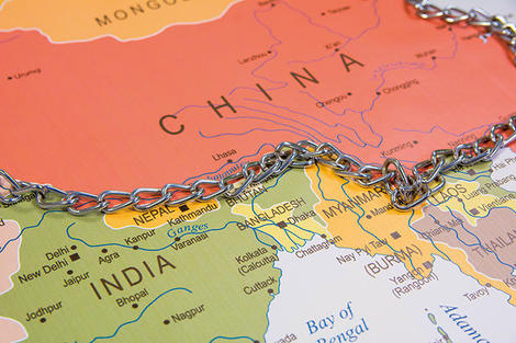 中国、ミャンマー国境に有刺鉄線の「壁」建設中　既に3分の1が完成